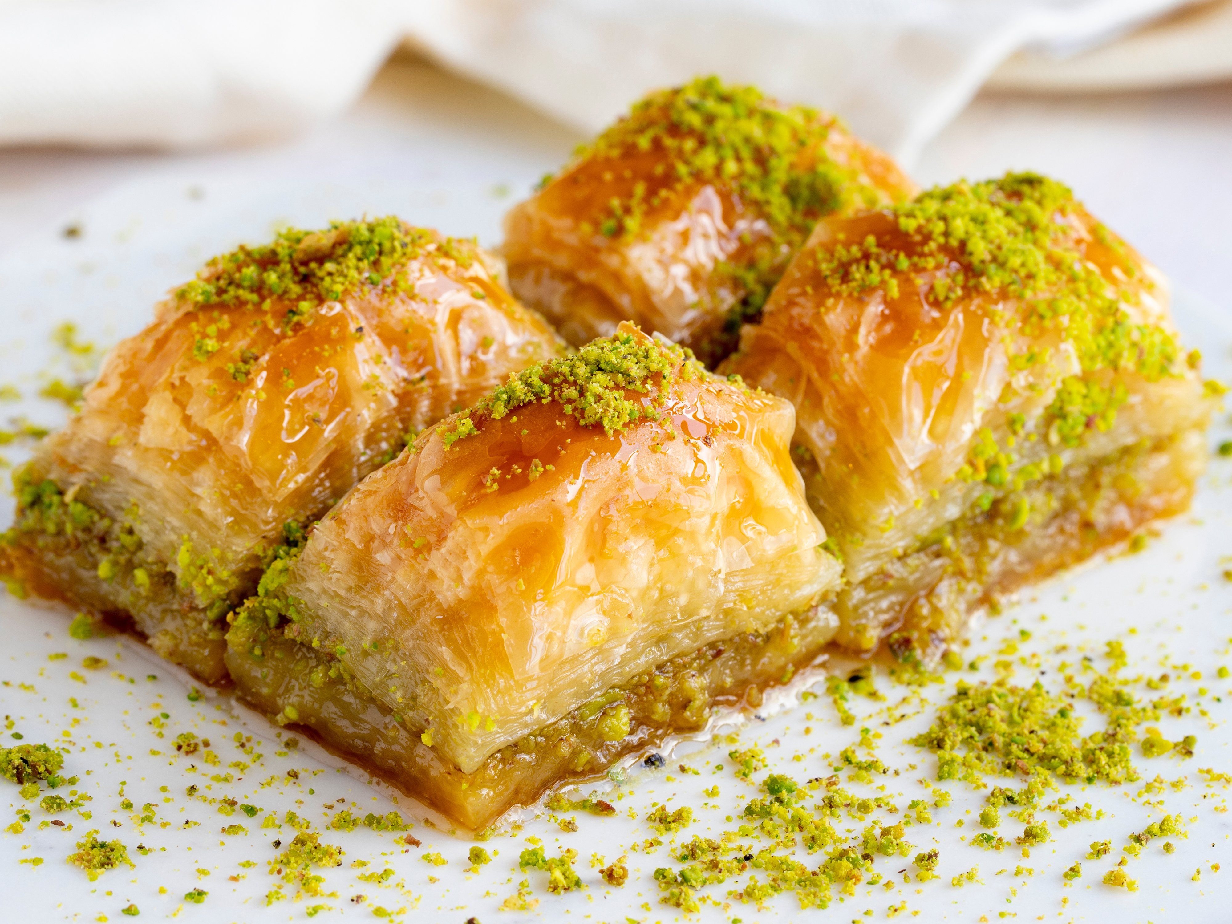 Sarnıç Dondurma Cafe, Mersin dondurmacı, Toroslar tatlıcı, kadayıf dondurma, halka tatlısı, tulumba tatlısı, Sarnıç Bomba, Mersin tatlı mekanları, şerbetli tatlı dondurma, yöresel tatlılar