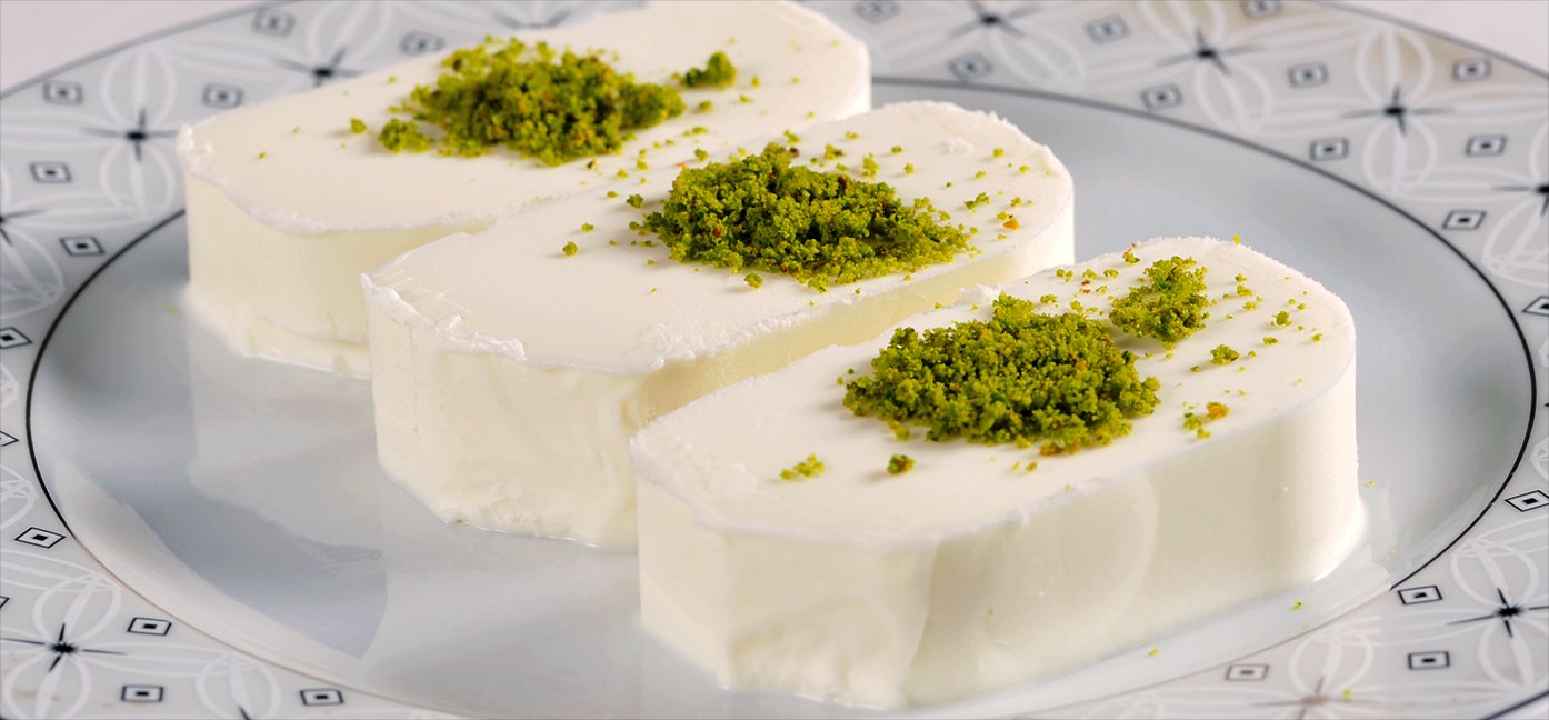 Sarnıç Dondurma Cafe, Mersin dondurmacı, Toroslar tatlıcı, kadayıf dondurma, halka tatlısı, tulumba tatlısı, Sarnıç Bomba, Mersin tatlı mekanları, şerbetli tatlı dondurma, yöresel tatlılar